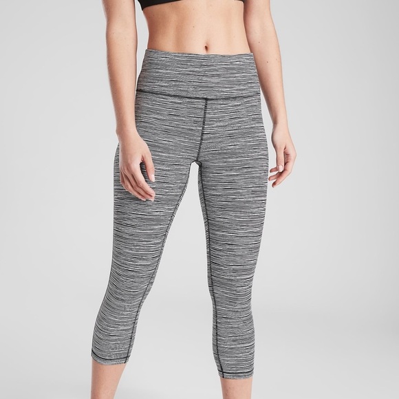 Athleta Ultimate Linear Lines Capri​ - Picture 1 of 6